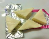 チーズやバターなど、きれいに半分っこ。作り方3写真