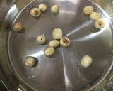 簡単♪季節の野菜と金針菜・蓮の実のみそ汁作り方1写真