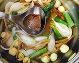 簡単♪季節の野菜と金針菜・蓮の実のみそ汁作り方6写真