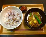 簡単♪季節の野菜と金針菜・蓮の実のみそ汁作り方7写真
