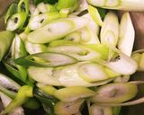 簡単☆たっぷりねぎの海老塩焼きそば作り方1写真