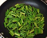 ニンニクの芽と豚肉のオイスターソース炒め作り方2写真