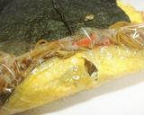 焼きそばリメイク♪ オムそばロール作り方5写真