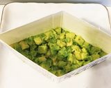 雛祭に♪ アボカド&クリチ&サーモン菱餅作り方3写真