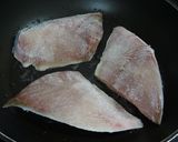 簡単 ✿ フライパンでブリの照り焼き作り方3写真