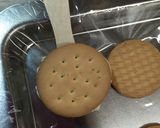 子供が喜ぶ♪簡単!ビスケットアイスバー作り方3写真