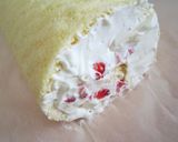 手軽で美味しい♡苺のミルキーロールケーキ作り方14写真