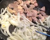 たっぷり玉葱が主役♡鶏の親子炒め作り方2写真