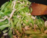 中国発☆セロリと鶏肉の炒め物 ～芹菜肉丝作り方8写真