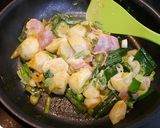 簡単！里芋と葉たまねぎのベーコン炒め作り方4写真