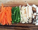 自慢のパリッと簡単春巻き♪野菜たっぷりで作り方1写真