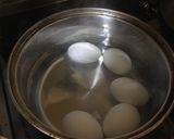 手羽元と卵のカレー風味煮込み作り方1写真