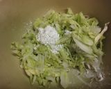 キャベツと玉ねぎと牛肉だけで！簡単春巻き作り方5写真