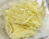 千切り新じゃがいもとチーズのガレット作り方1写真