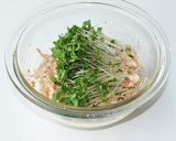 スプラウトと蒸し鶏の押し麦サラダ作り方3写真