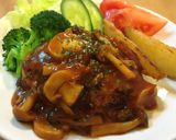 初めてでも簡単ふわふわ♡煮込みハンバーグ作り方9写真