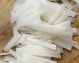 大根とネギの炒め物「鶏ガラ味」作り方1写真