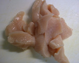 簡単♪鶏むね肉と長ネギ ワカメのお吸い物作り方2写真