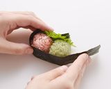 デコふりで！ 2色ごはんの軍艦おにぎり作り方4写真