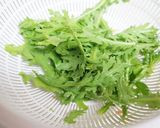 ごま風味♪ちくわと春菊の和風なサラスパ作り方2写真