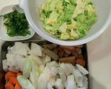 さつま揚げとたっぷり野菜のお味噌汁♪作り方1写真