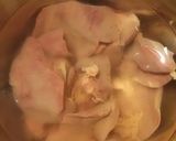 簡単おもてなし　鶏むね肉とレバーのロール作り方3写真