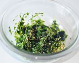 お花見弁当に！ わかめと豆苗のおむすび作り方3写真