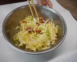 白菜とりんごと干し柿のサラダ作り方3写真