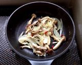 【焼きうどんで簡単♪和風ペペロンチーノ】作り方2写真