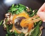 平日副菜☆ほうれん草としめじの卵炒め♪作り方7写真