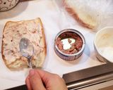 乗せて焼くだけ！ツナマヨ卵チーズトースト作り方1写真