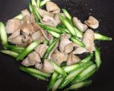 鶏皮とエリンギのバター醤油炒め☆作り方3写真