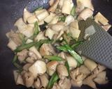 鶏皮とエリンギのバター醤油炒め☆作り方4写真