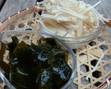 ワカメが旬♪えのきとワカメの炒めもの作り方1写真