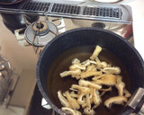 水菜とお揚げのきしめんうどん作り方2写真