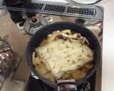 水菜とお揚げのきしめんうどん作り方3写真
