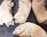 大人も子供も大喜び、豚足の照り照り煮作り方1写真