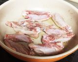 鶏手羽中のラー油炒め作り方2写真
