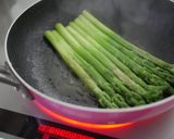 卵乗せ♡鮭フレーク＆粉チで焼きアスパラ作り方4写真