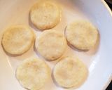 チーズいももち。蜂蜜の甘辛だれで簡単！作り方3写真