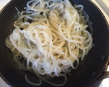 ニラともやしの豆板醤炒め　白滝と共に作り方1写真