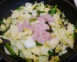 簡単！むね肉とニラキャベツの中華炒め作り方1写真