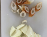 玉ねぎとちくわのマヨ炒め作り方1写真