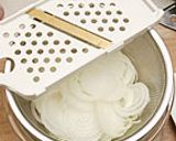 シンプルたまねぎの三杯酢和え作り方1写真