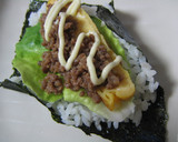みんな大好き♪　マヨそぼろ海苔巻き作り方5写真