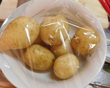 簡単美味しい♪新じゃがのそぼろ煮作り方1写真