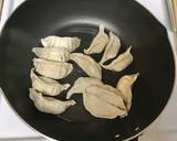 【凍ったままで！】冷凍餃子の焼き方★作り方1写真