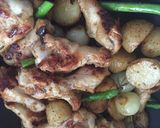 じゃが芋と鶏の手羽肉のアンチョビ炒め✨作り方3写真