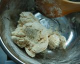 粉とお湯だけ！手作りもちもちの餃子の皮作り方3写真