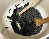 黒ごまの手ごねパン作り方1写真